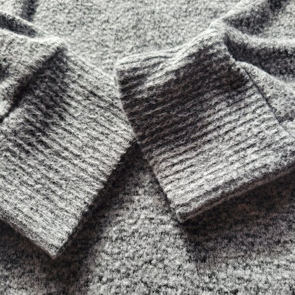 Lucky Brand Womans Heather Gray Flowy Soft V-Neck Long Sleeves Sweater Pullover - Picture 4 of 8